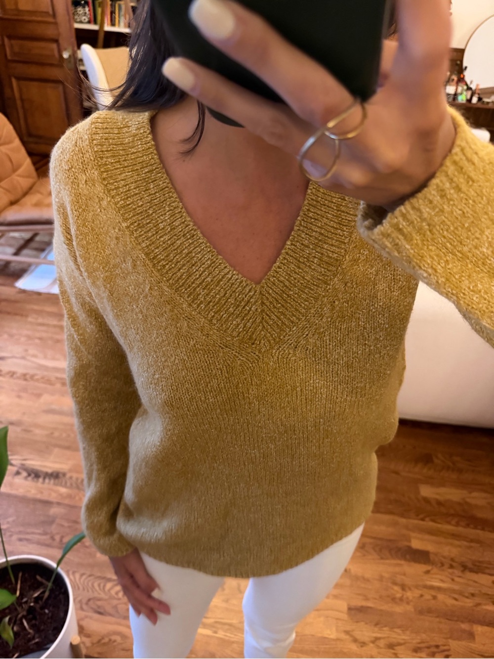 Massimo Dutti Women's V-Neck Sweater in Mustard Yellow - Size XS